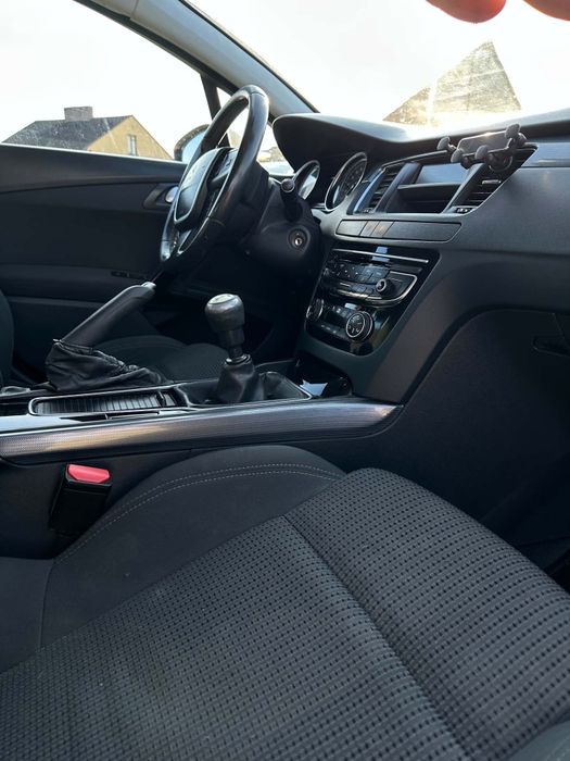 Peugeot biały 508