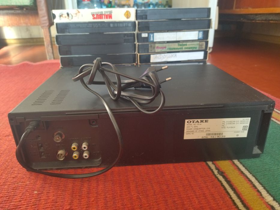 Видеомагнитофон Otake