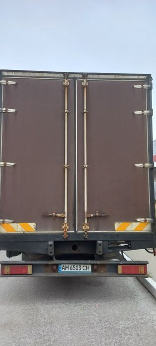 Будка на вантажний автомобіль з движний верх.