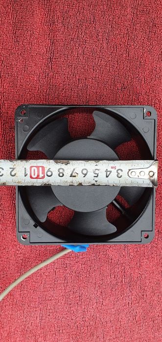 Wiatrak 120x120 mm profesionalny na prąd zmienny  230V 18W