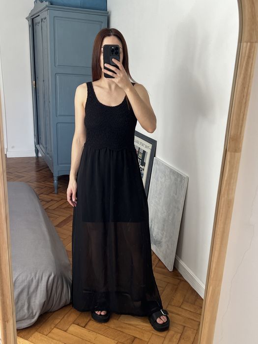 Vestido preto com renda