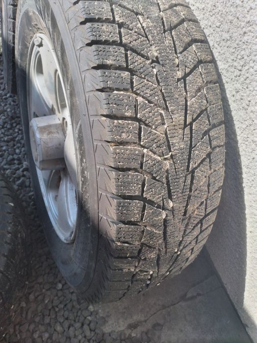 Продам комплект шин зимових 205/70R15 з дисками 4шт