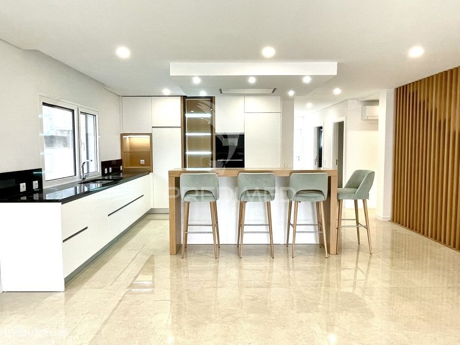 Moradia T3 + 1 Escritório | Elevado Padrão | Design Contemporâneo |...