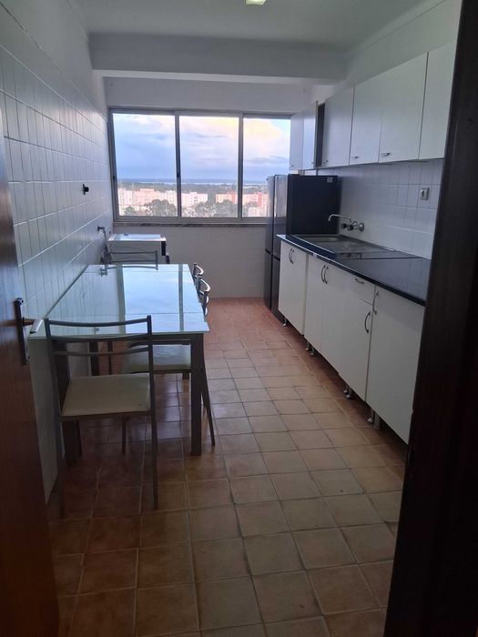 Arrenda-se quarto