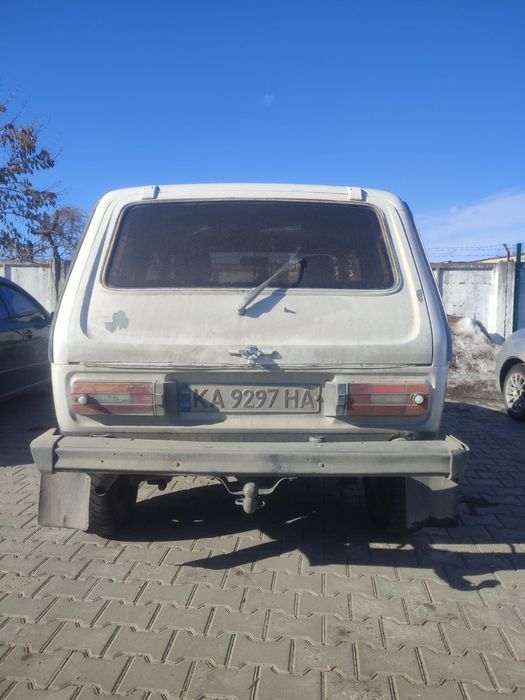 Продам автомобіль Нива