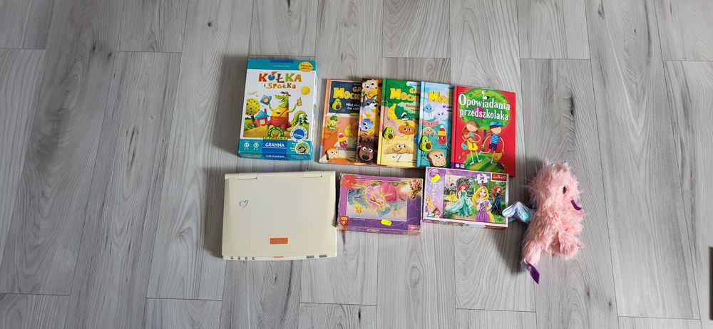 Zabawki,puzzle, książki