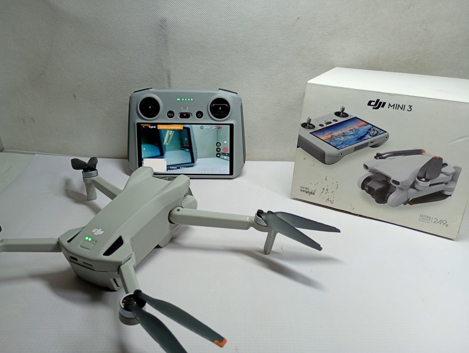 Dron DJI Mini 3 (DJI RC) Kamera z wideo 4K HDR