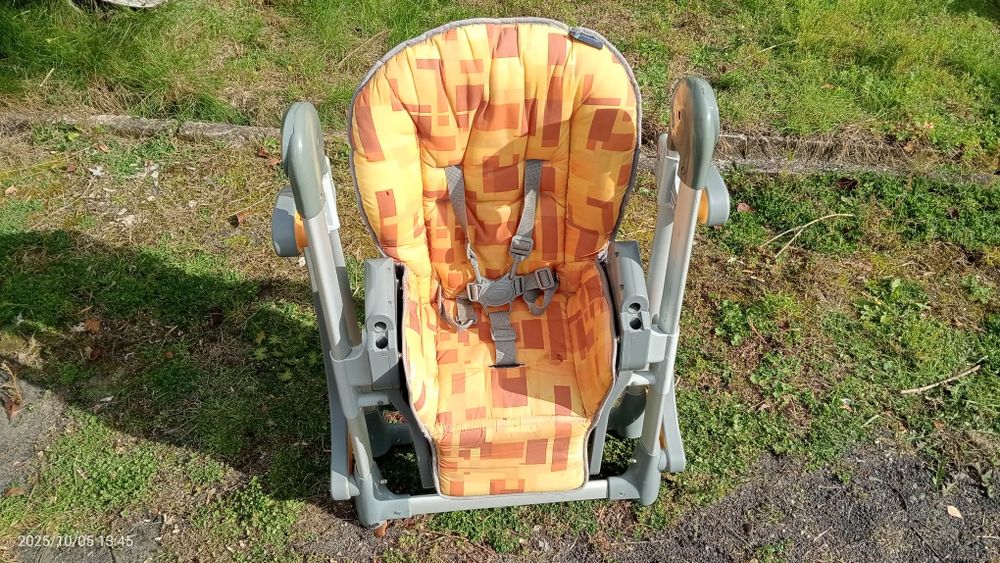 Fotelik dla dziecka do karmienia