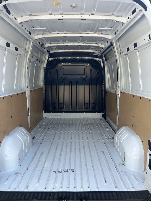 Wynajem Bus Dostawczy Renault Master