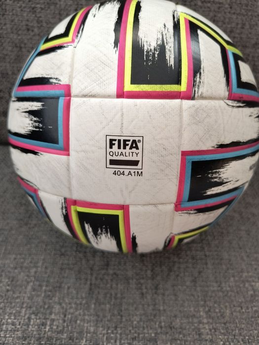 Piłka nożna Adidas