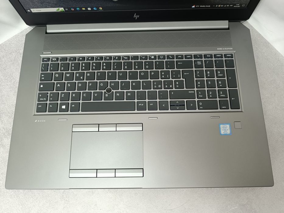 RTX 3000 Max-Q (6GB)/HP ZBook 17 G6/i7-9850H/16/NVMe 256/17.3"/IPS