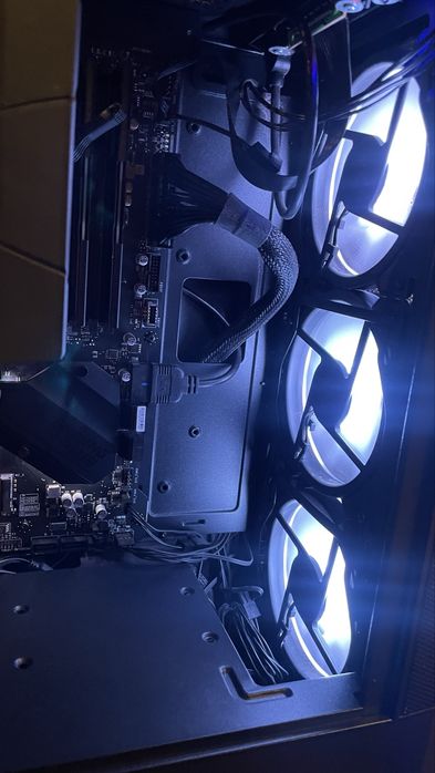 Komputer Gamingowy PC i5-11600/32 GB RAM/RTX5060 OC/MSI Z490/500GB 1TB