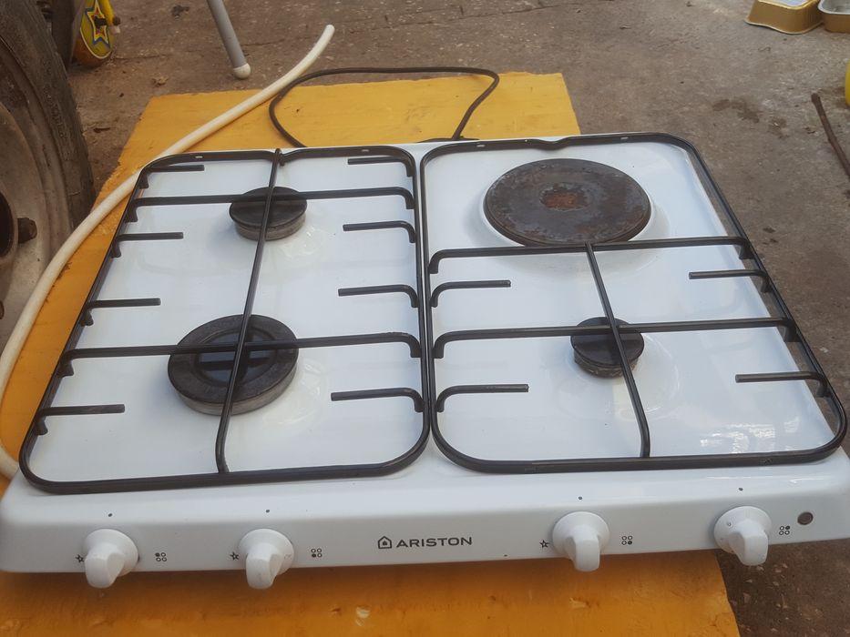 Placa de  encastrar 3 bicos gás  de bilha e 1 eléctrico