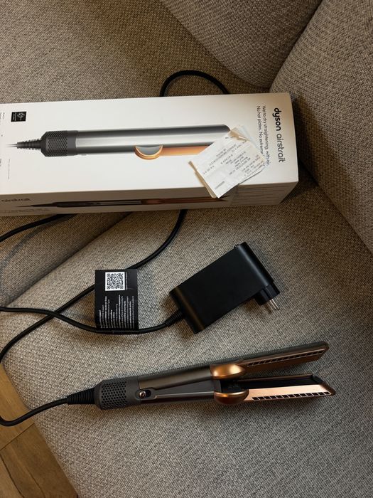 Dyson Airstrait stan nowego