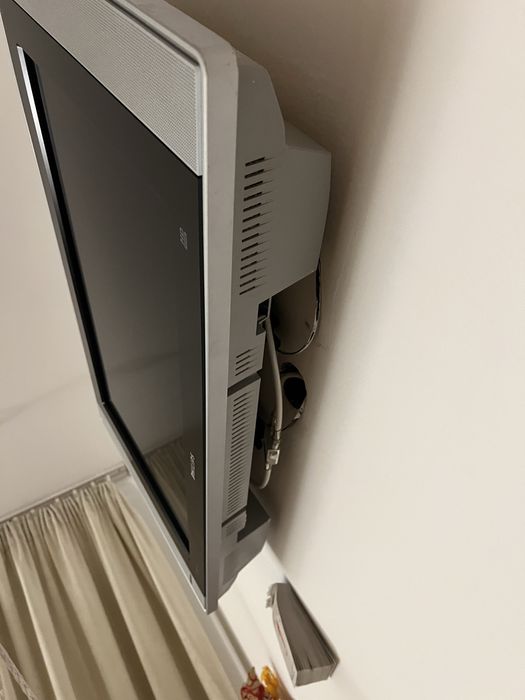 Телевізор Philips 26PF5321. Є кріплення.