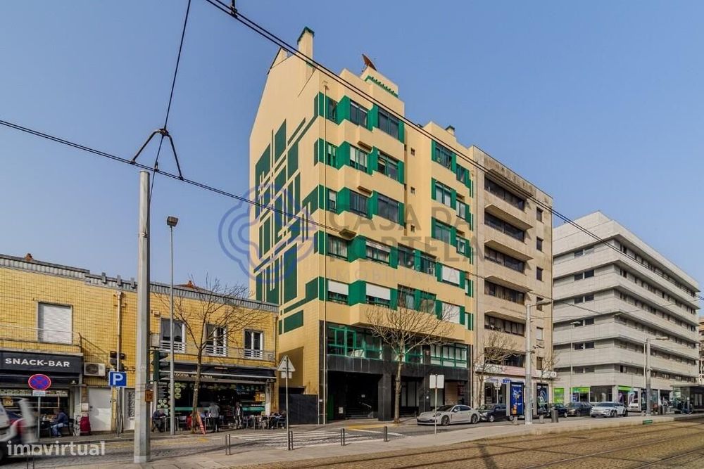 Escritório na Avenida da República, em frente ao metro e a 5 minutos d