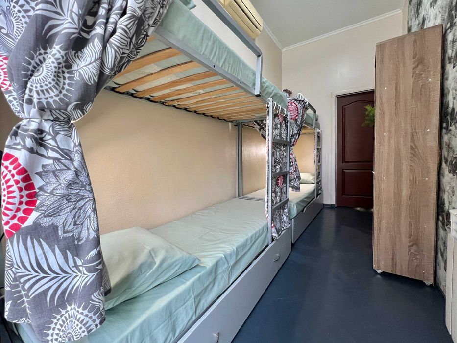 Аренда койко-места в 4х местной комнате, м.Лукьяновка, ТЕПЛО и СВЕТ!