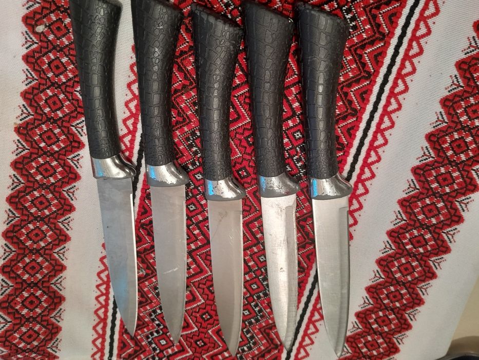 Залишки ложок,виделок,ножів