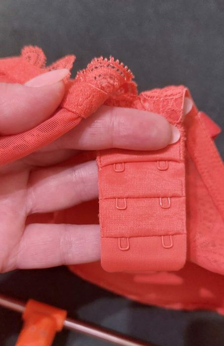 Бюстгальтер Calvin Klein 75D