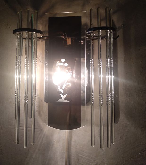 Продам настенное бра