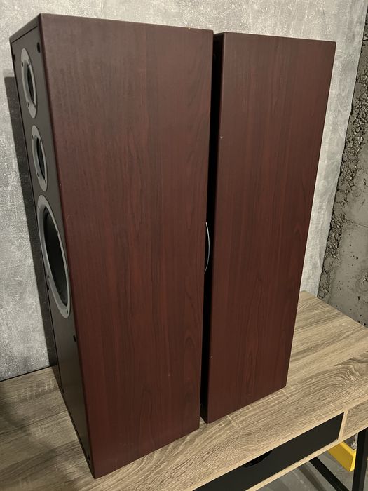 Kolumny glosnikowe Jamo studio 180