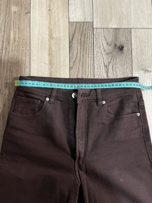 Коричневі джинси (жіночі)
