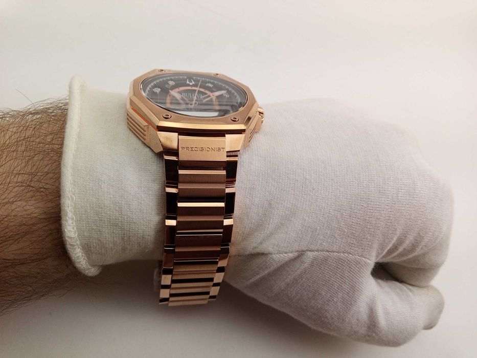 Bulova X Diamon 97D129 - 8 бриллиантов, точность 262кГц, гнутый сапфир