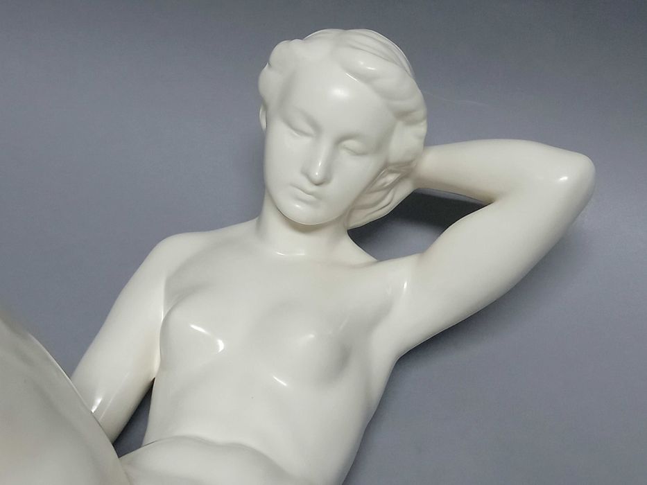 Akt - kąpiąca się, figura Rödental, proj. Fritz Winkler