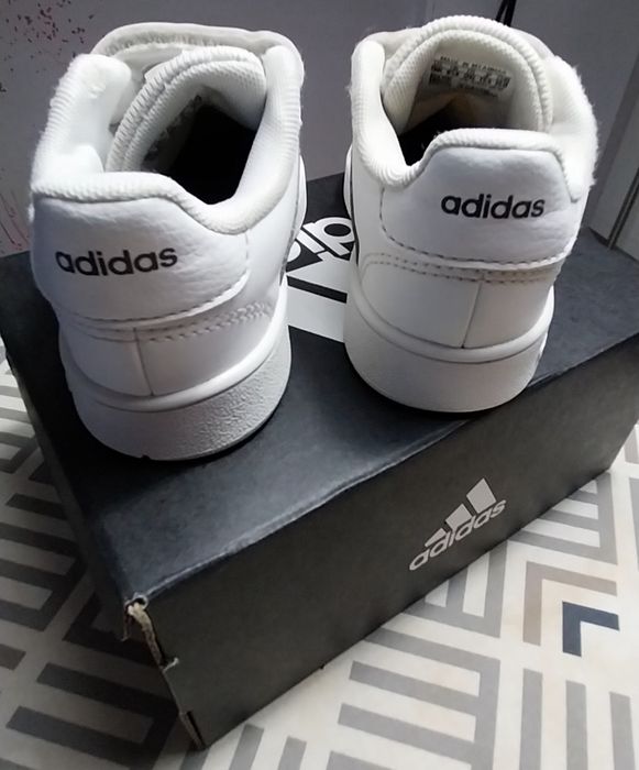 Adidas criança T26