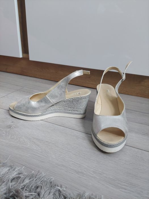 Buty na koturnie rozmiar 39