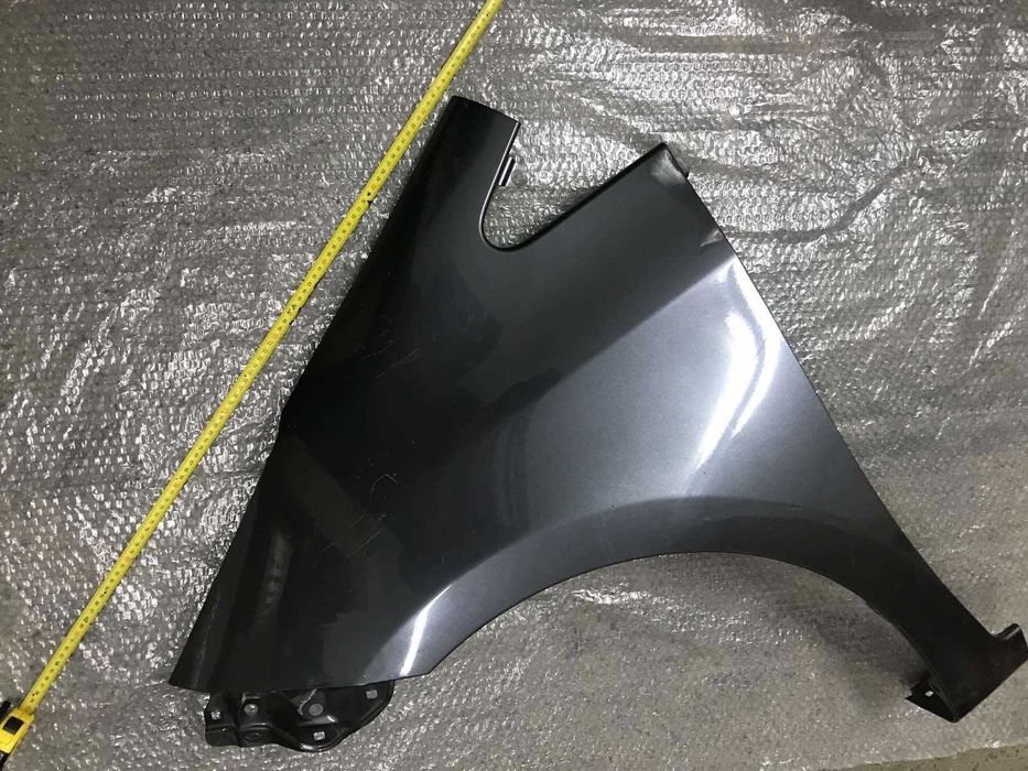 Крило переднє ліве Toyota Verso 09-18