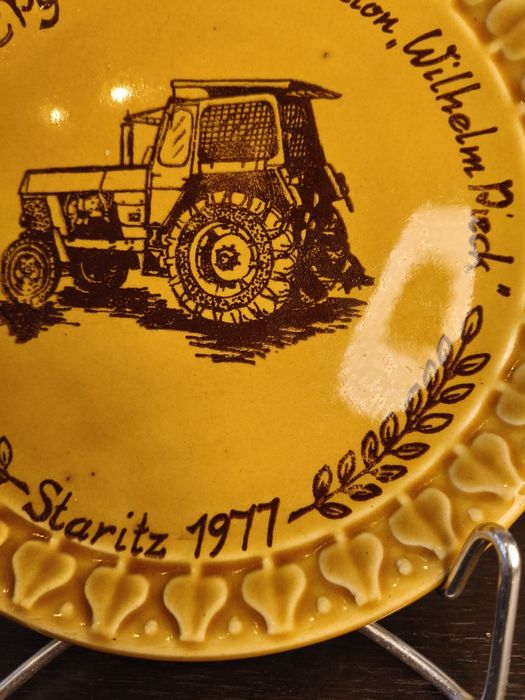 Stary talerz pamiątkowy z traktorem ²¹⁵