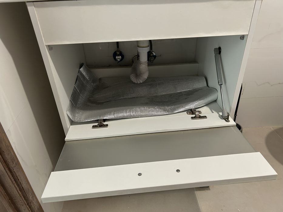 Movel de casa de banho com torneira incluida