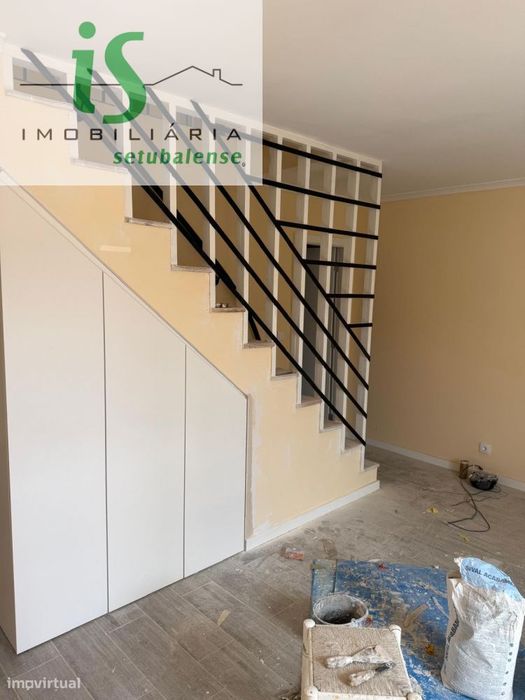 Moradia T4 Transformada Em T3 | Totalmente Remodelada | Casal De Figue