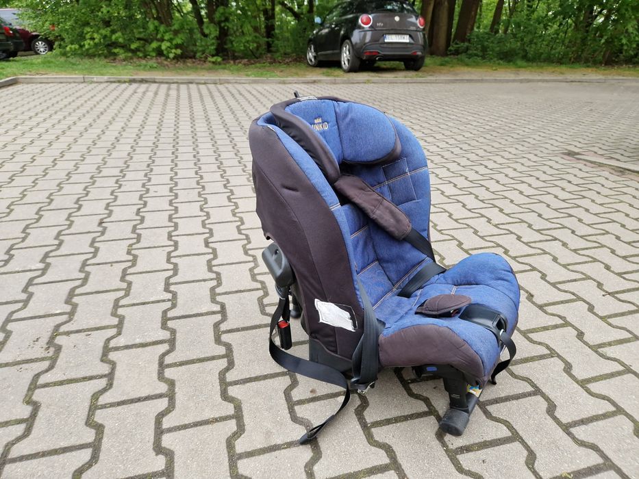 Fotelik samochodowy Axkid Minikid 9-25 niebiesk + gratis i