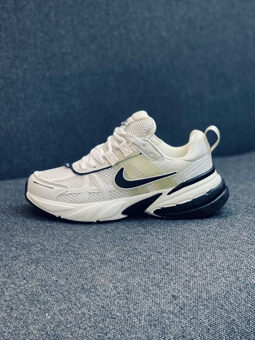 Кросівки Nike V2k Run