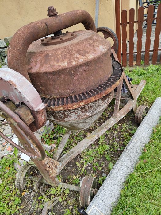 Betoniarka 240 l na kolach