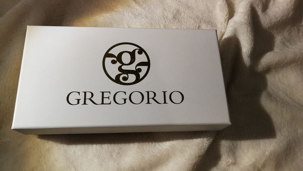 Nowy z metką Skórzany elegancki damski czarny  portfel prezent