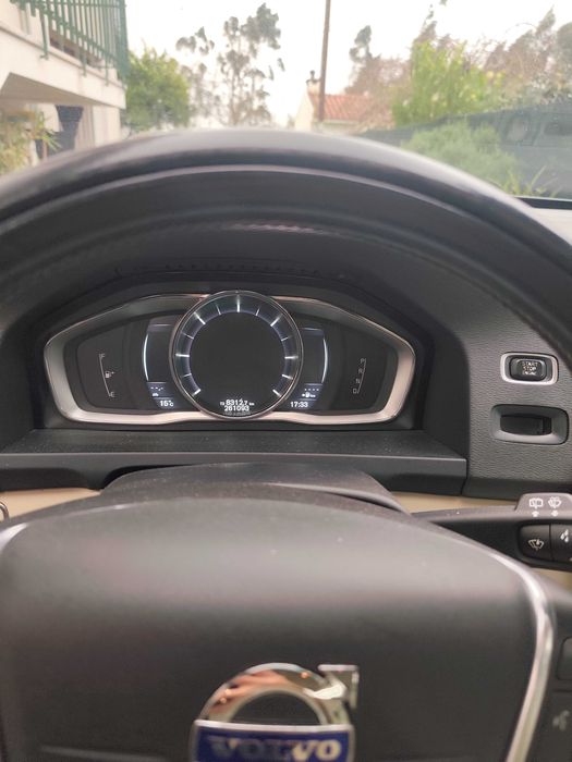 Volvo V60 Plug-in Hybrid D6 Summum - Com Teto de Abrir