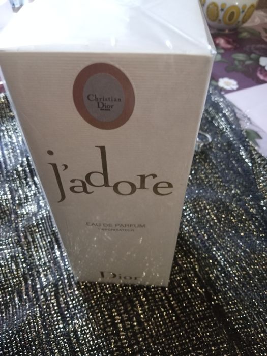 Парфумировнная вода J'adore 100мл.