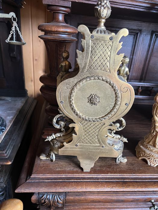 Камінний годинник з бронзи