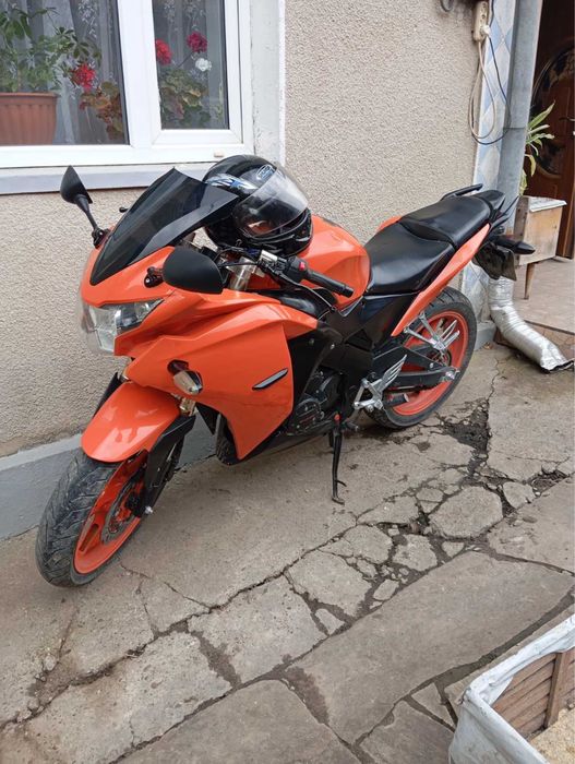Продається терміново Viper v250 в хорошому станні є пару  покрасів. Є обмін але не на моцик.