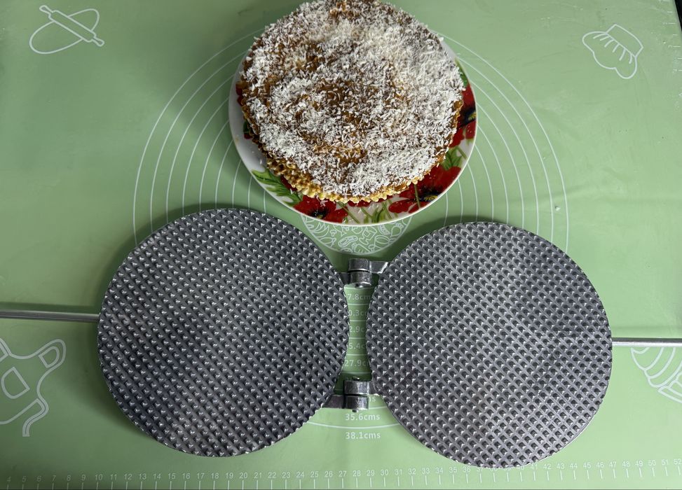 Вафельниця пірамідка для випічки тонких вафель та коржів на газу