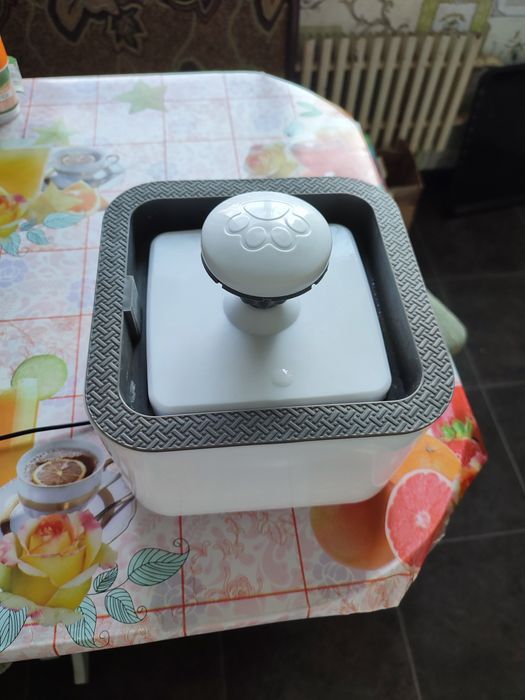 Продам поилка-фонтан для животного