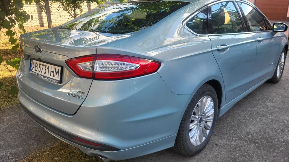 Продам власний Ford Fusion Hybrid SE