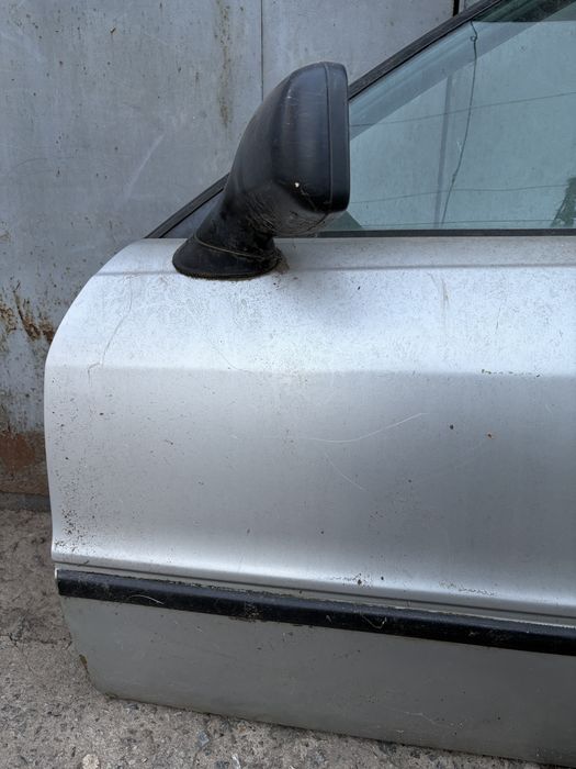 Відійські двері audi 80 b4