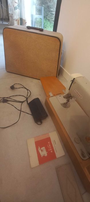 Máquina Costura SINGER 197 B (antiga)