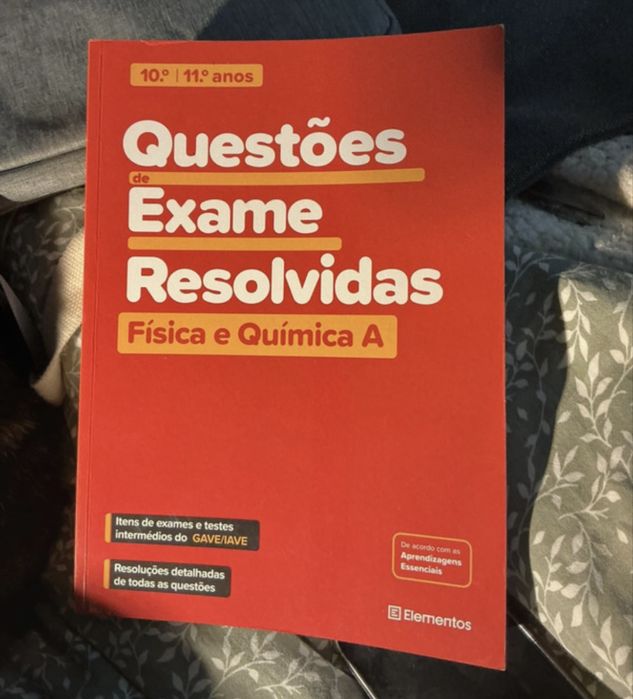 Livro de questões de exame resolvidas de fq