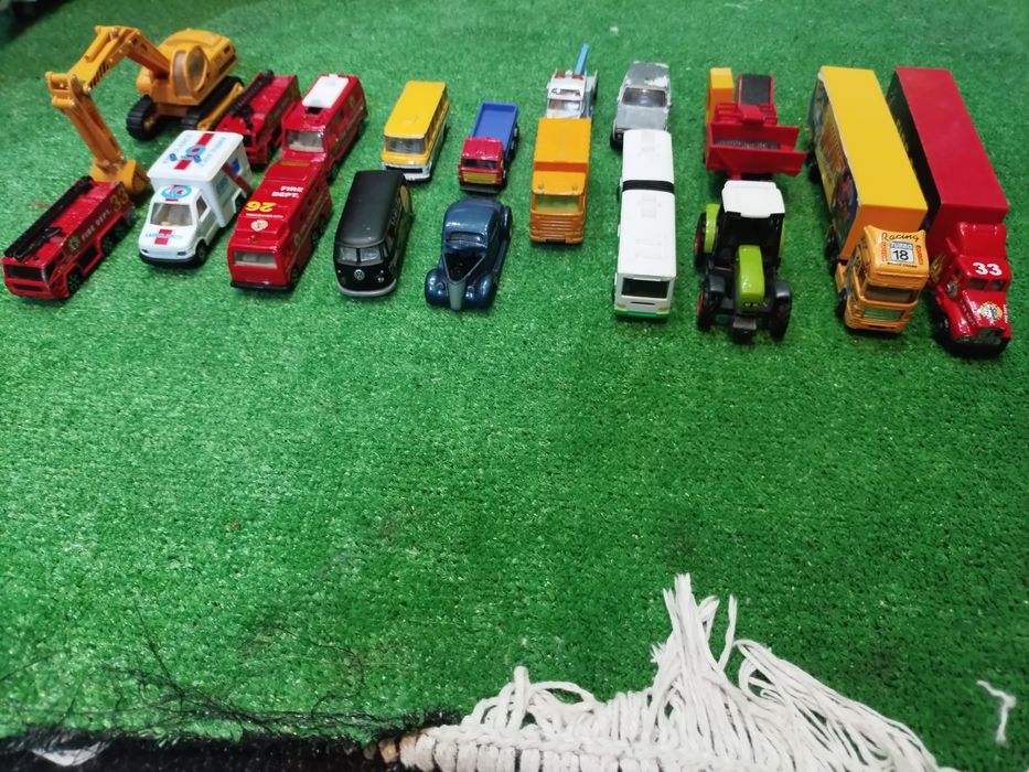 Продам маленькі модельки машинок