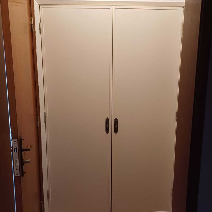 Quarto Suite - Mobilado no Centro do Cartaxo / Casa Banho Privativa - Rua José Ribeiro da Costa